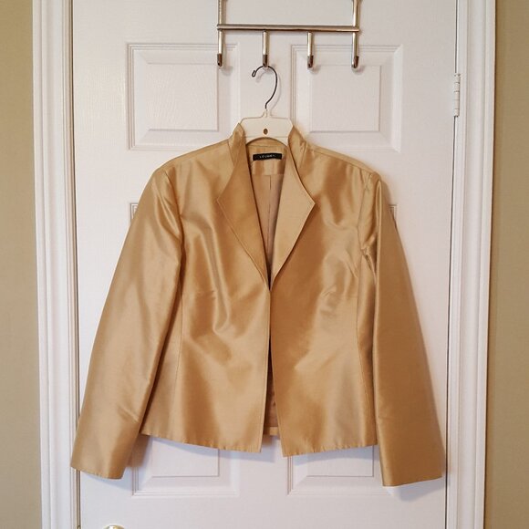 Louben Woman's Silk Jacket ~ Pale.Gold ~ Size Large~ Very flattering! ~ EUC ~ - Picture 1 of 4